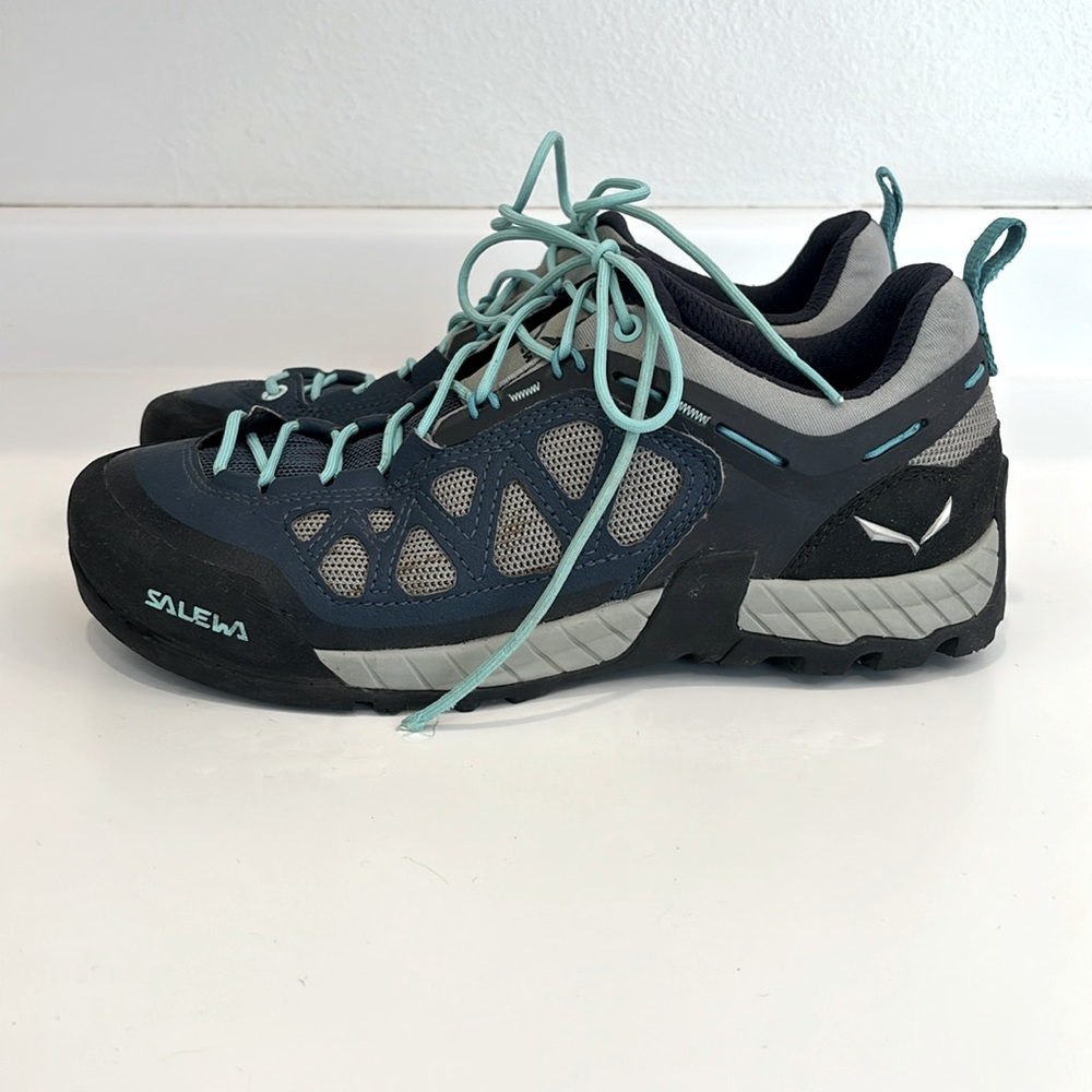 Salewa Firetail 3 bouldering hiking shoes 7.5